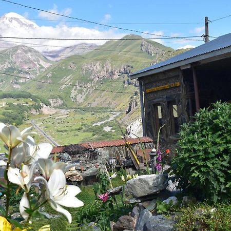 Qusha Guesthouse Meeting In The Mountains And Views Stepantsminda Exterior photo