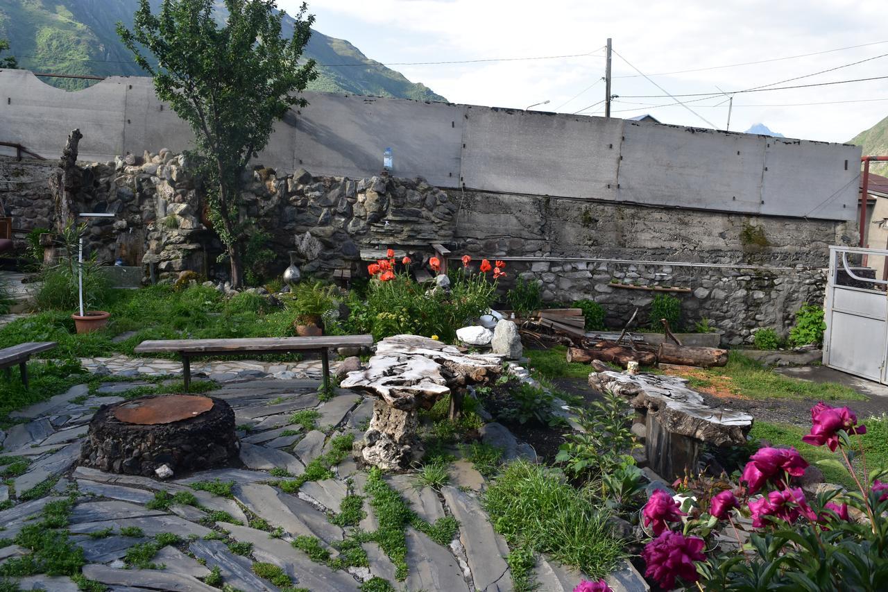 Qusha Guesthouse Meeting In The Mountains And Views Stepantsminda Exterior photo